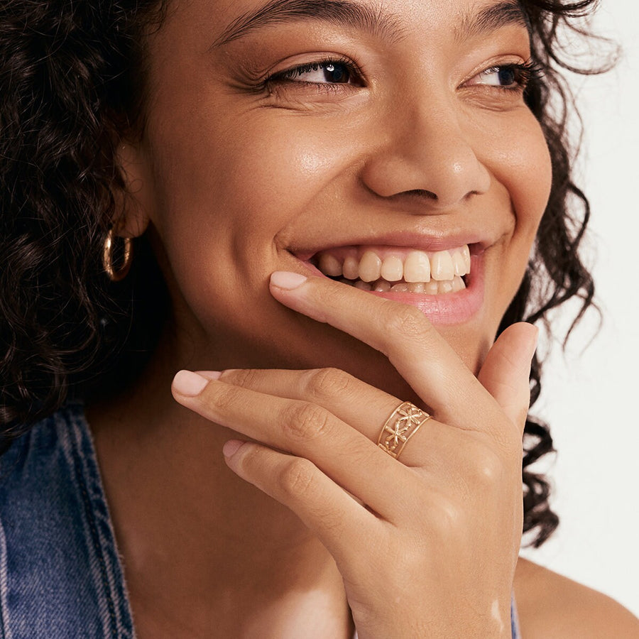 Daisy Flower Ring  Gold Material