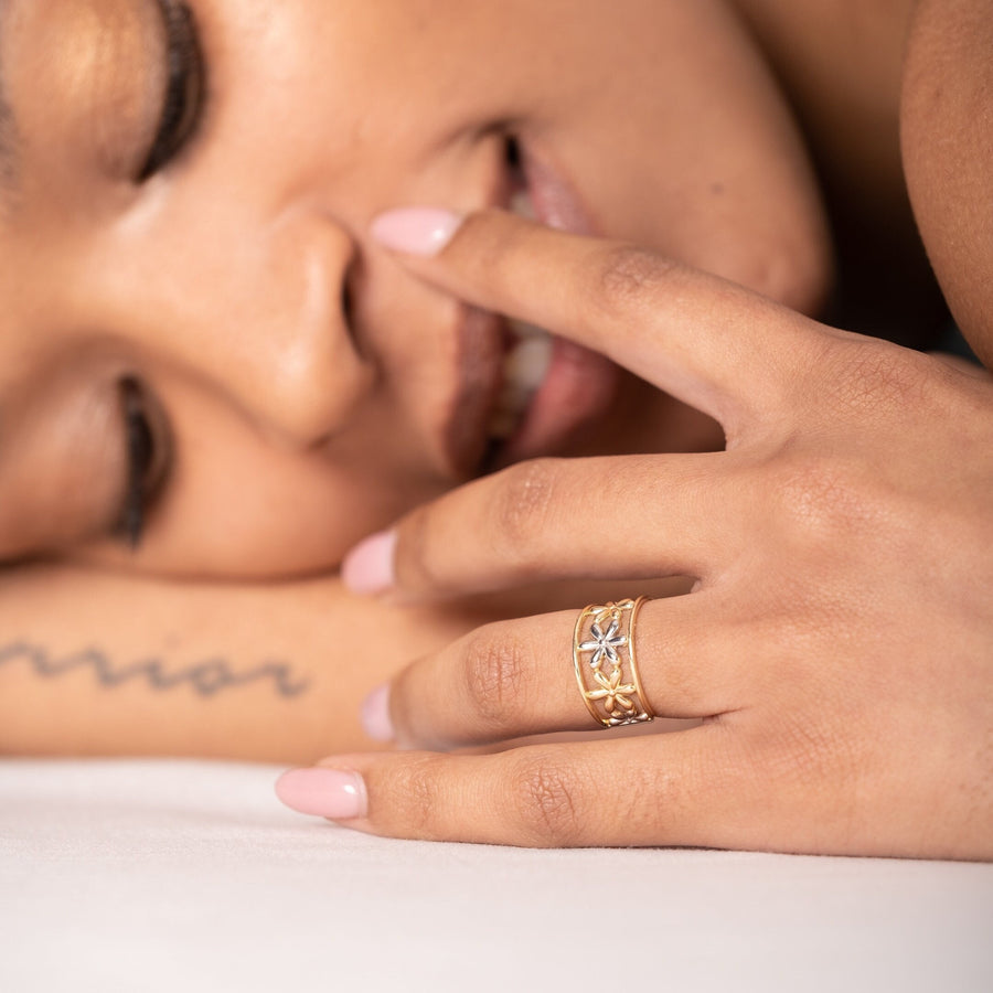 Daisy Flower Ring  Gold Material